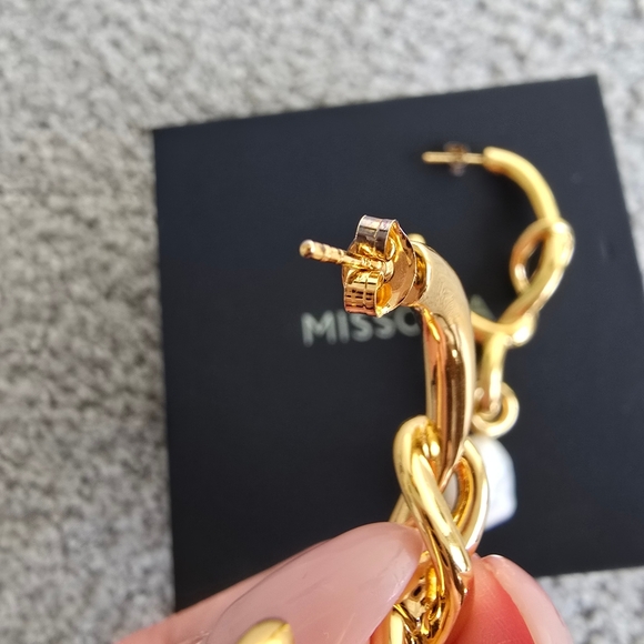 Missoma pearl earrings - Picture 5 of 8